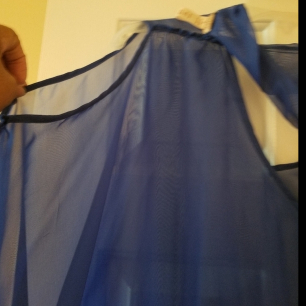 Ladies blouse - Picture 3 of 3